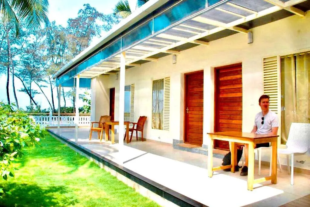 Hotel Cherai Natural Beach Kochi